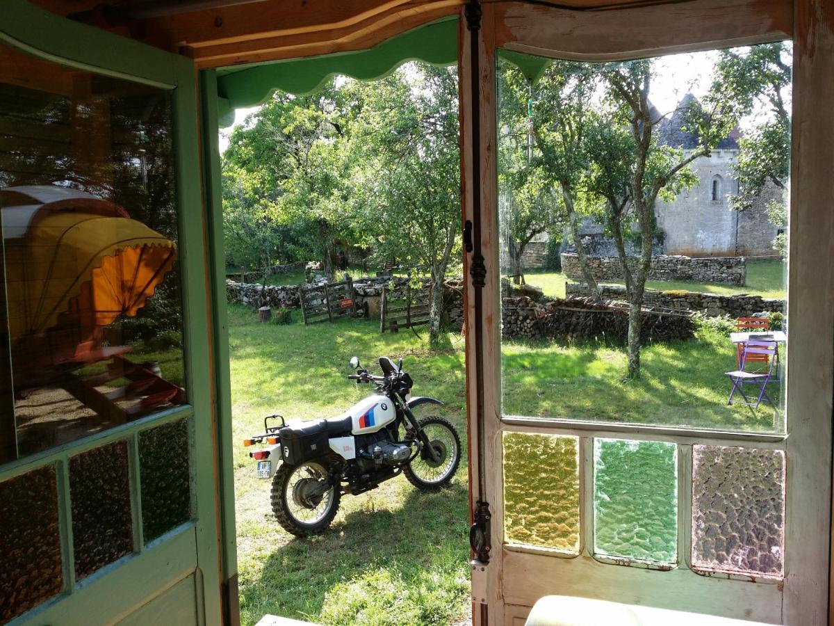 Les Roulottes Du Lot Bed and Breakfast Gramat Eksteriør billede