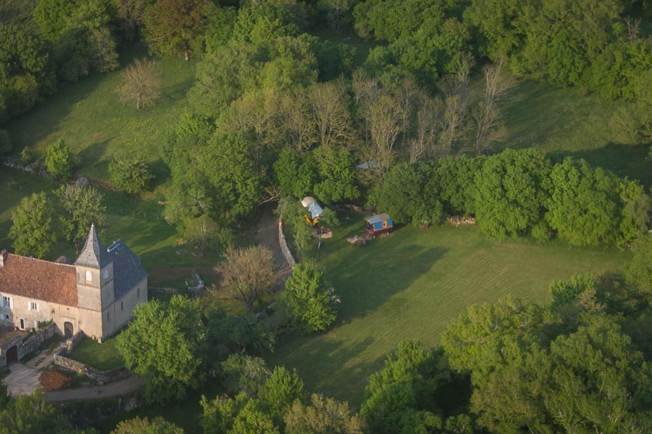 Les Roulottes Du Lot Bed and Breakfast Gramat Eksteriør billede