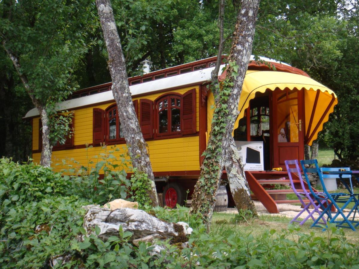 Les Roulottes Du Lot Bed and Breakfast Gramat Eksteriør billede